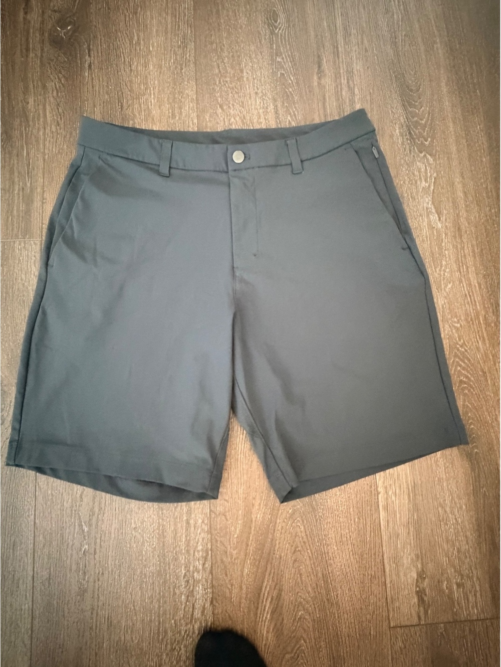 Lululemon Men’s ABC Classic Fit Short - Size 34, 9” inseam, Obsidian Grey